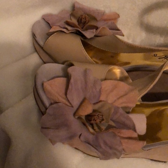 Open-toe Heels - Picture 2 of 2